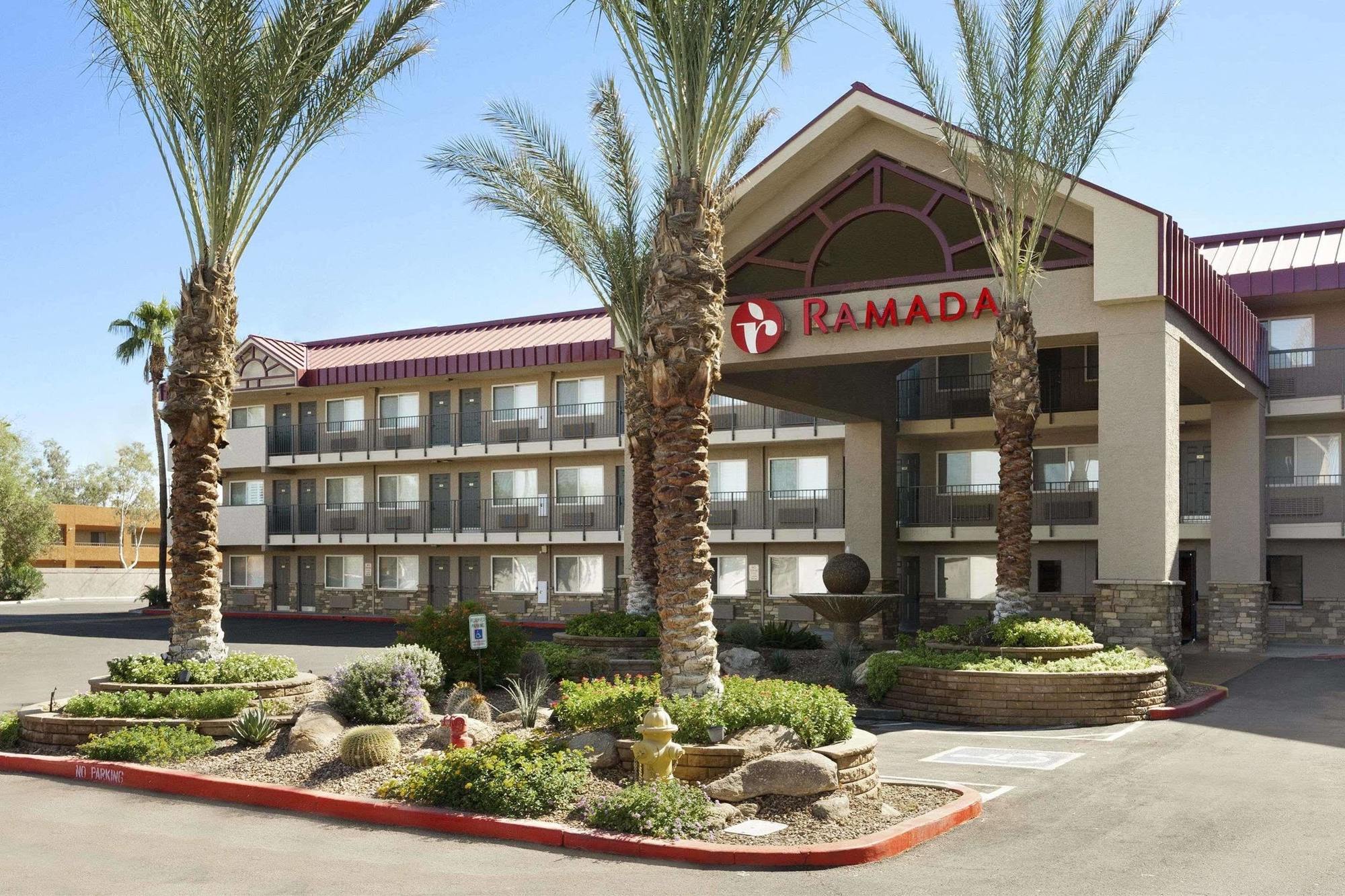 Ramada By Wyndham Tempe/At Arizona Mills Mall Hotel Exterior photo