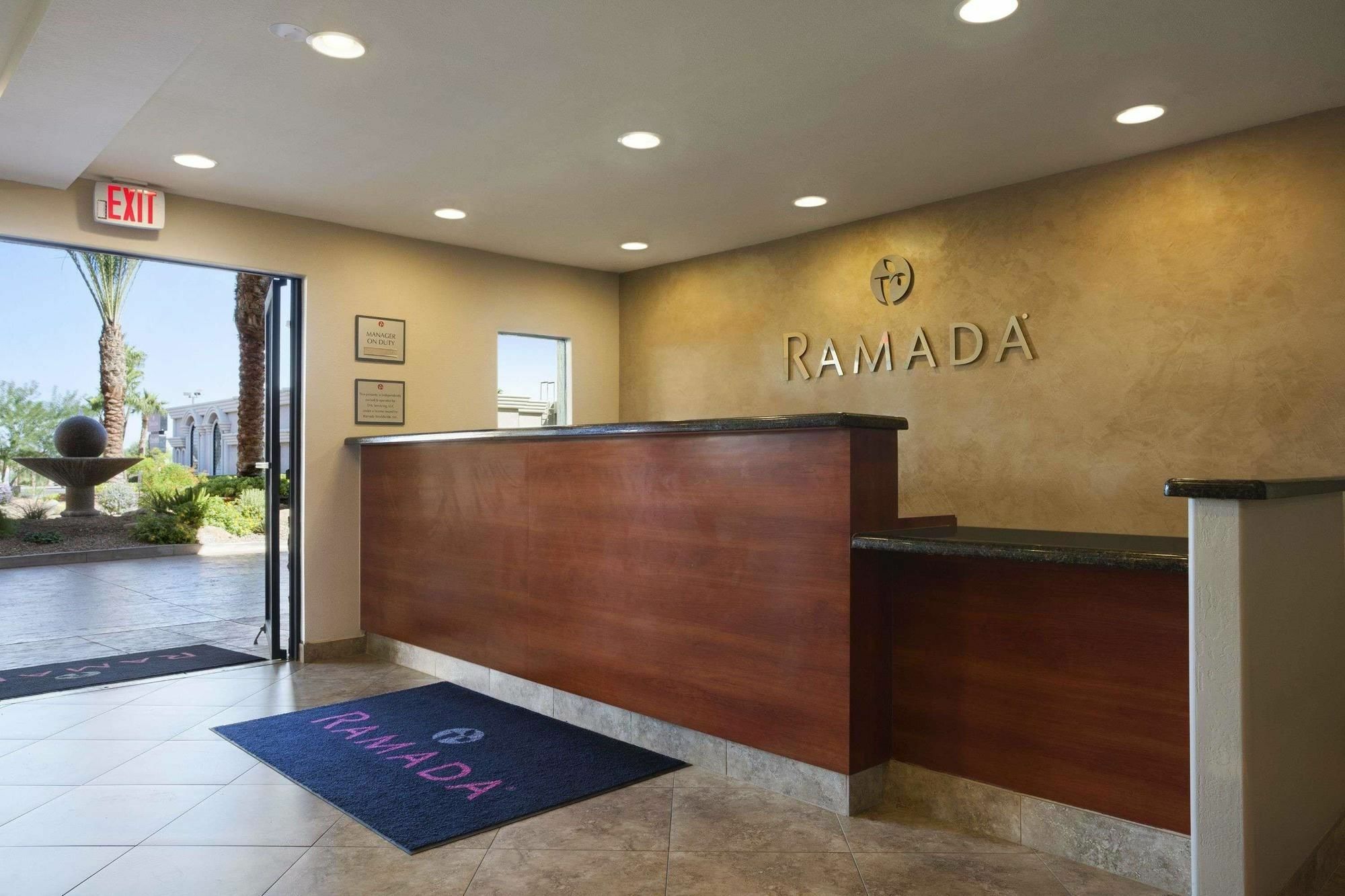 Ramada By Wyndham Tempe/At Arizona Mills Mall Hotel Exterior photo