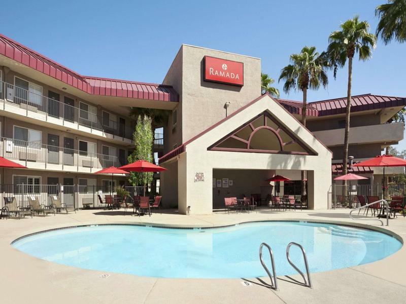 Ramada By Wyndham Tempe/At Arizona Mills Mall Hotel Exterior photo